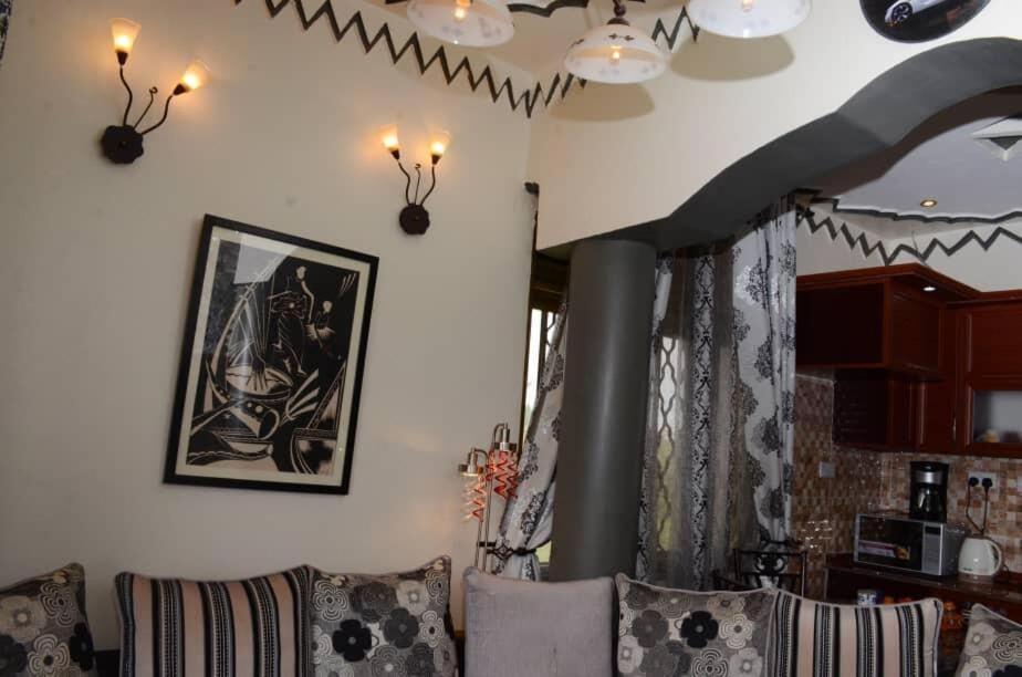 Albert Suites & Apartments Entebbe Exterior photo