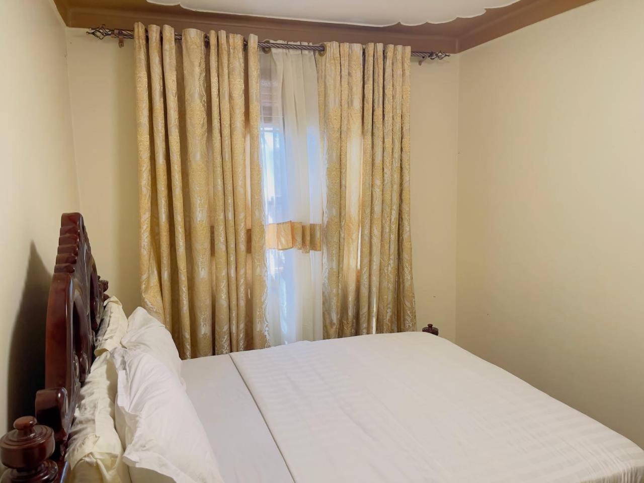 Albert Suites & Apartments Entebbe Exterior photo